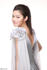 组图：于娜最新写真曝光 素净典雅不失妩媚