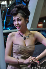 组图：2012性感车模大盘点 美乳飘香事业线抢眼