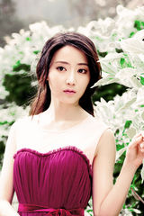 组图：王萌黎森女风纯美写真青春妩媚