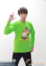 组图：李光洙为动漫配音 幕后卖萌照曝光