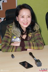 组图：黄芷晴望母亲节前出院 姜皓文慰问黄日华