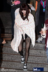 组图：韩星李珉廷秀香肩 泫雅等出席活动