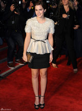 组图：艾玛-沃特森亮相《我与梦露的一周》首映礼