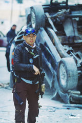 “枪王”林超贤新片枪不离手 白冰赞安志杰超帅(图)