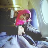 茜拉与家人私照曝光 长发美女爱卖萌