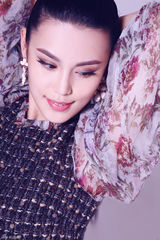 组图：韩丹彤生日写真转型御姐迎接新挑战