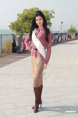 组图：候选中华小姐背景雄厚 徐少强之女曾志伟护航