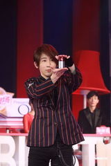 组图：高圆圆携手刘谦变魔术 新片直面“人肉搜索”