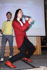 组图：草蜢团员蔡一智庆生 期待跟舞王罗志祥合作