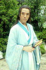 组图：黄智博古装照显成熟 化身穿越时空书生