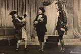 组图：英女王幼年舞台剧照曝光 曾表演中式戏剧