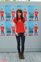 组图：官恩娜否认被林峰摸胸 澄清与旧爱复合