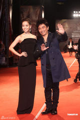 组图：亚太影展女星比美 侯佩岑温碧霞红毯争艳