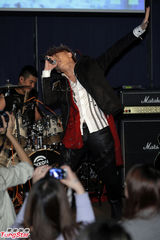 组图：阿沁音乐会猛忘词 梁文音任嘉宾不忘邀歌