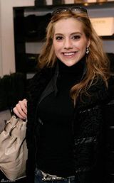 幻灯图集：布里坦妮墨菲香消玉损 生前倩影百张 