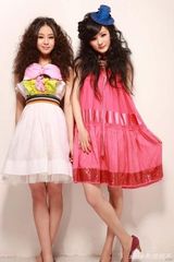 组图：刘诗诗杨幂热吻旧照 好姐妹同天公布喜讯