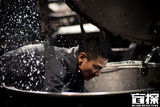 组图：《盲探》剧照 刘德华闯郑秀文浴室