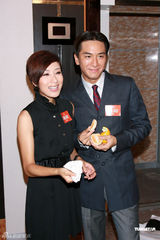 组图：杨怡出席新剧开机仪式 笑言不介意整容传言