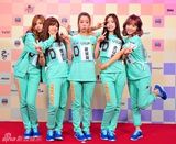 组图：偶像运动会录制 EXO等全家福帅气逼人