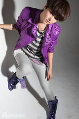 组图：亚运推广大使谭维维拍时尚环保大片