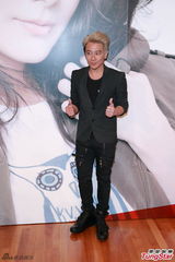 组图：陈慧琳亮相新碟试听会 孙耀威成幕后班底