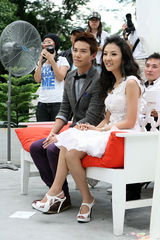 高清图：马来西亚艺人童冰玉百万“嫁”星梦娱乐