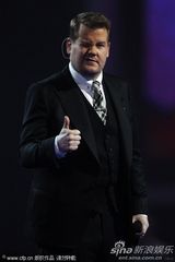 组图：第32届全英音乐奖 詹姆斯-科登怀念惠特尼