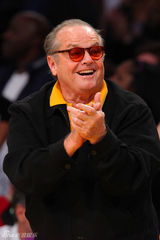 高清图：好莱坞众星为湖人加油 贝克汉姆拖伤腿助阵