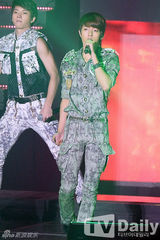 组图：朴宰范INFINITE等热唱PEPSI演唱会