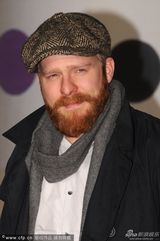 组图：2013全英音乐奖男星帅气亮相红毯