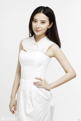 组图：熊乃瑾无暇美肌写真 清透白皙宛若瓷娃娃