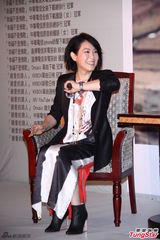 组图：刘若英为新专辑庆功 低调谈婚姻生活