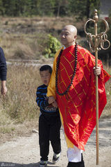 组图：《爸爸》变身大咖秀 张亮惊艳造型闪瞎眼