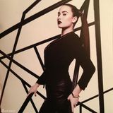 组图：黛米-洛瓦托妩媚写真 黑色蕾丝蒙面神秘