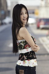 幻灯图集：王小帅新片开拍 帅女郎李菲儿清新亮相