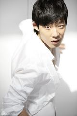 组图：韩立时尚写真 青春阳光帅气十足