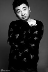 组图：周德华曝光黑白写真 可爱劲十足