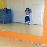 组图：比伯裸上身与赛琳娜热舞 暧昧骑身疑复合