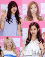 组图：少女时代四成员清新装亮相粉丝会