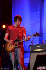 组图：英国乐队BLUR香港开唱 陈奕迅夫妇现身