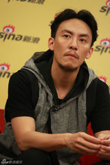 组图：《圣诞玫瑰》做客 桂纶镁邀张震演色魔