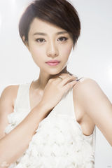 组图：张龄心写真大片 多变造型引领春季风潮