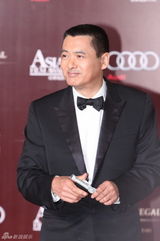 高清图：周润发与发嫂结伴现身红毯 发哥神采飞扬