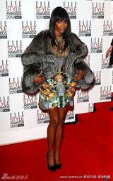 幻灯图：Elle风尚大典美女云集 坎贝尔蛇纹礼服性感