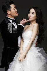 独家：吴京谢楠搞怪婚纱照 5月大婚甜蜜秀恩爱