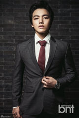 高清：韩星吕珍九时尚大片 游走于少年男人之间