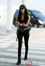 组图：韩高恩张申英等出演《丛林法则》中秋特辑