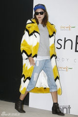 组图：孔孝真瑞雨等众星捧场首尔时装周