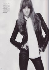 幻灯图集：澳大利亚超模阿比丽登日本《VOGUE》