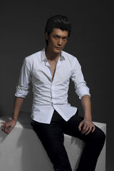 组图：季裕哲写真彰显型男魅力